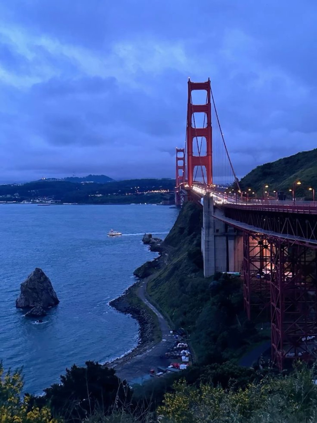 Golden Gate Bridge pin preview